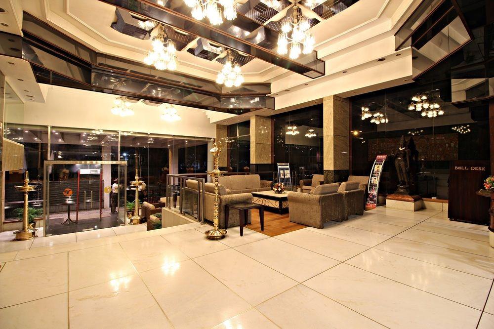 The South Park Hotel Thiruvananthapuram Εξωτερικό φωτογραφία