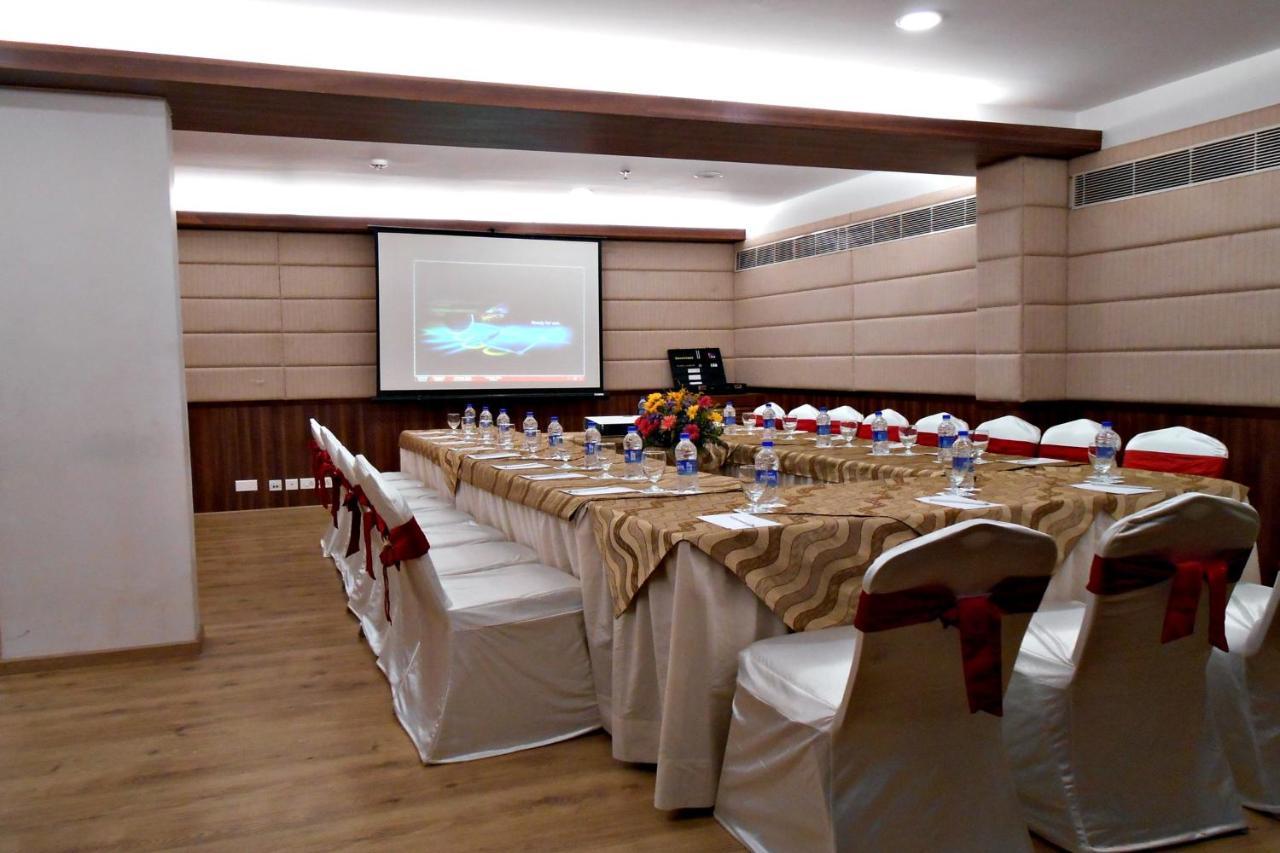 The South Park Hotel Thiruvananthapuram Εξωτερικό φωτογραφία
