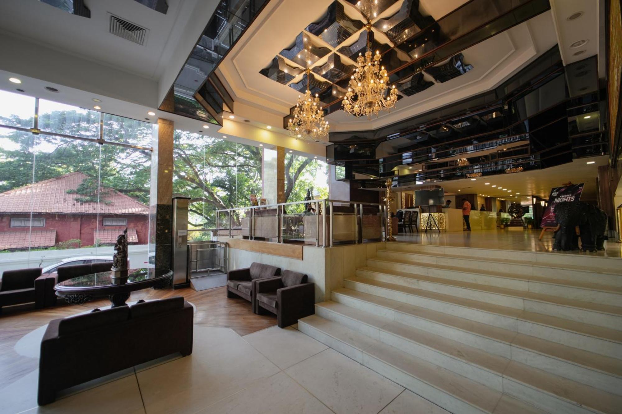 The South Park Hotel Thiruvananthapuram Εξωτερικό φωτογραφία