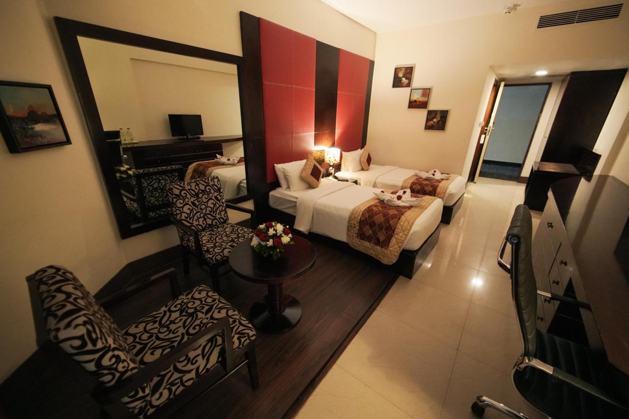 The South Park Hotel Thiruvananthapuram Εξωτερικό φωτογραφία