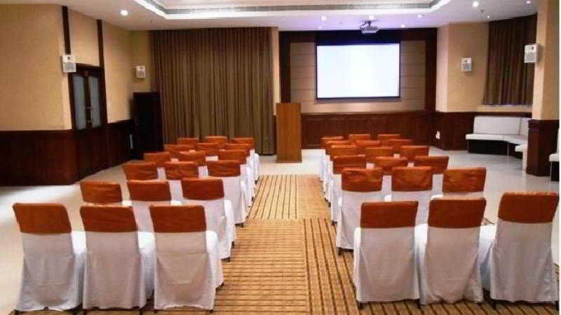 The South Park Hotel Thiruvananthapuram Εξωτερικό φωτογραφία