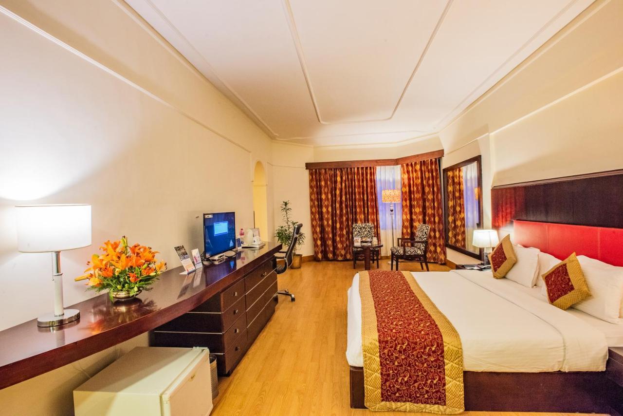 The South Park Hotel Thiruvananthapuram Εξωτερικό φωτογραφία