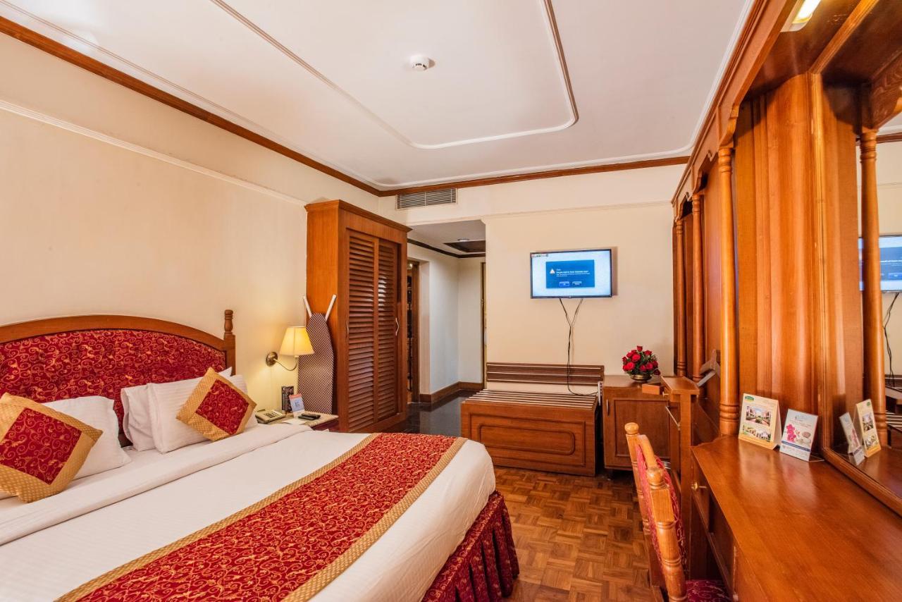 The South Park Hotel Thiruvananthapuram Εξωτερικό φωτογραφία