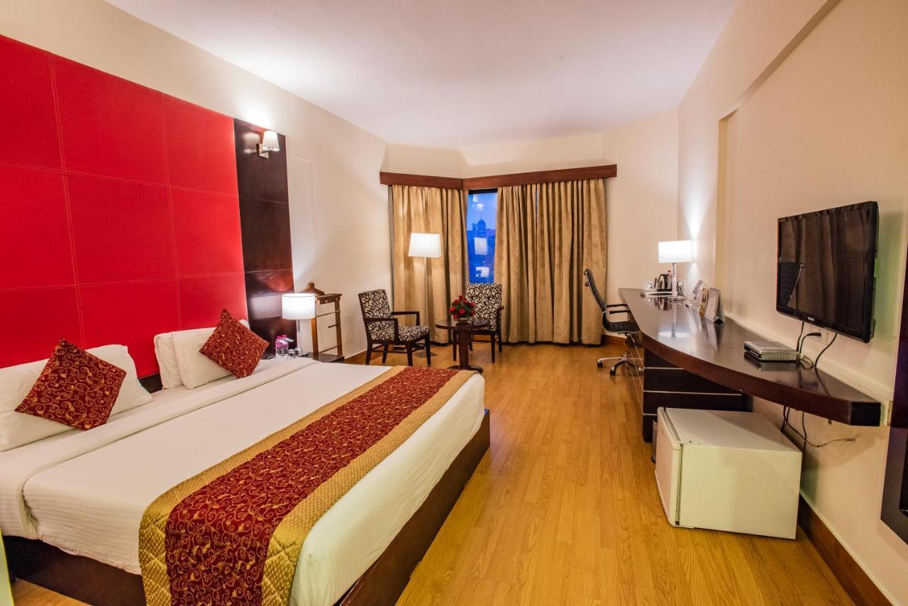 The South Park Hotel Thiruvananthapuram Εξωτερικό φωτογραφία