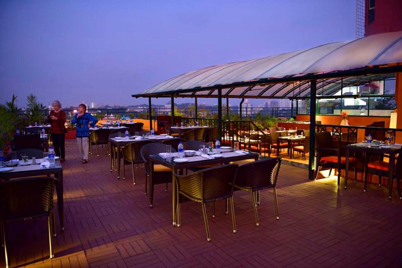 The South Park Hotel Thiruvananthapuram Εξωτερικό φωτογραφία