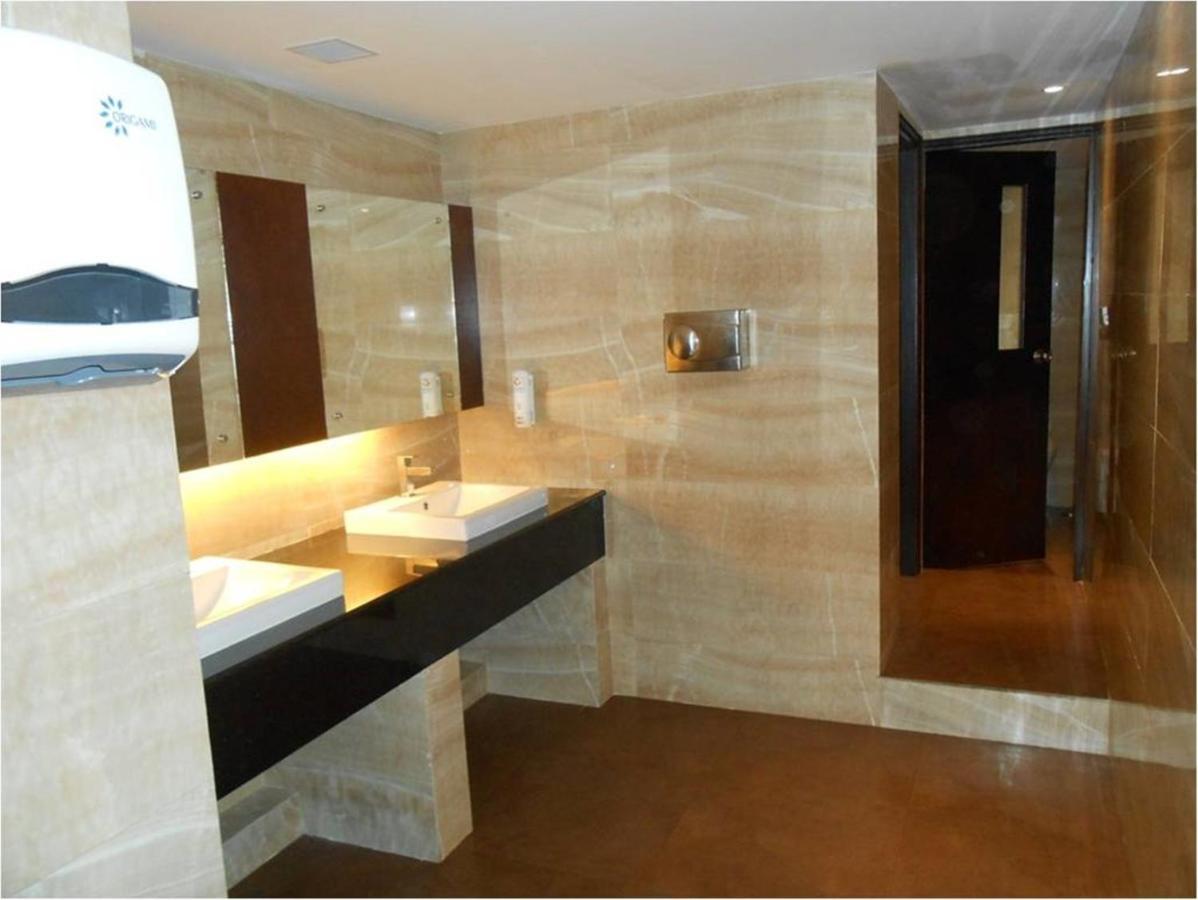 The South Park Hotel Thiruvananthapuram Εξωτερικό φωτογραφία